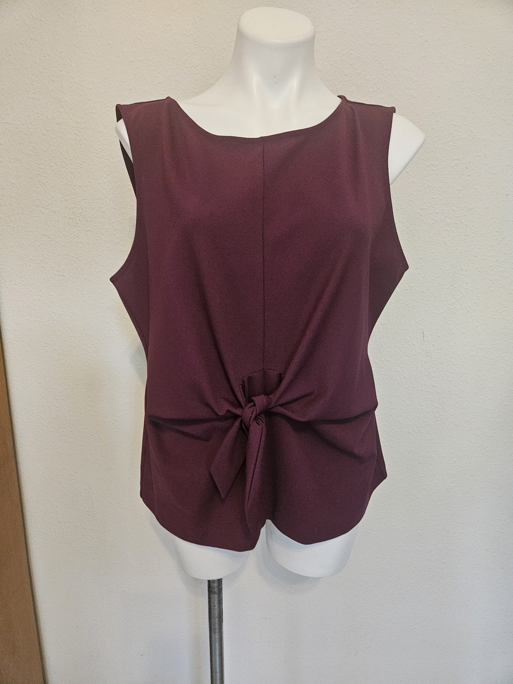 ANN Taylor Sleeveless Tie-Front Top in Plum